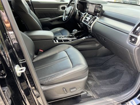 Used 2022 Kia Sorento SX image 11