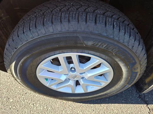 Used 2015 Nissan Frontier SV w/ SV Value Truck Package image 28