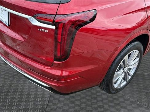 Used 2025 Cadillac XT6 Premium Luxury image 12