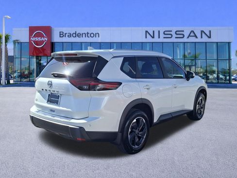 Certified 2025 Nissan Rogue SV w/ SV Premium Package FWD image 5