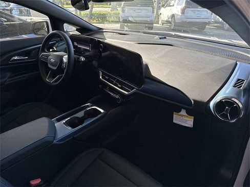 New 2026 Chevrolet Equinox EV LT image 16