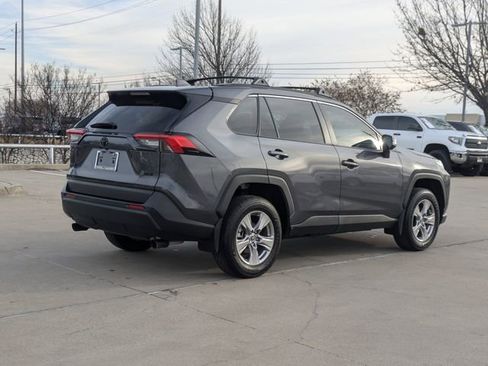 Used 2025 Toyota RAV4 XLE image 5