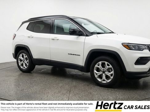 Used 2025 Jeep Compass Latitude image 1