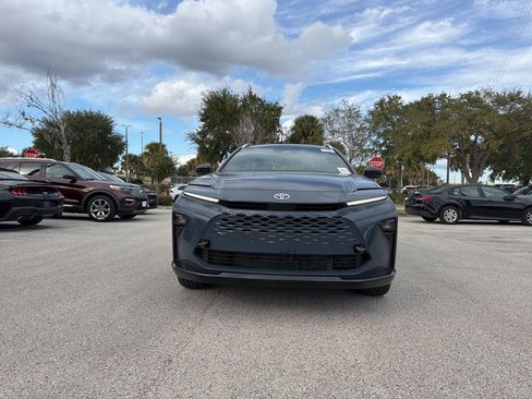 Used 2025 Toyota Crown Signia Limited image 8