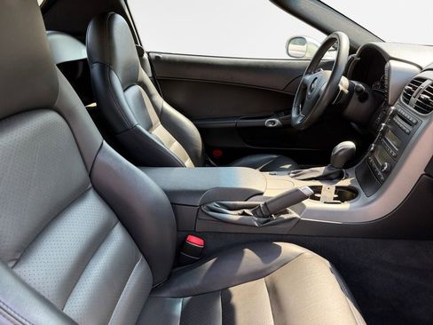 Used 2007 Chevrolet Corvette Convertible RWD image 24