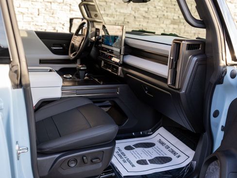 Used 2024 GMC Hummer EV 3X w/ Extreme Off-Road Package image 40