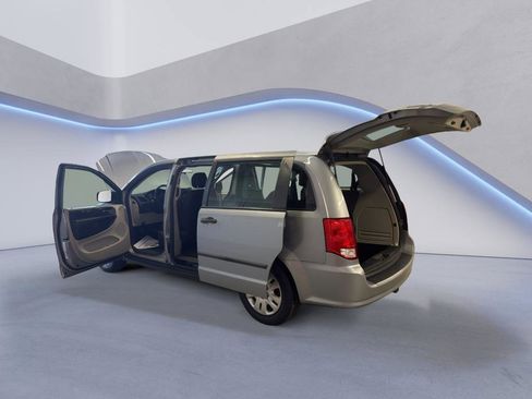 Used 2014 Dodge Grand Caravan American Value Package FWD image 11