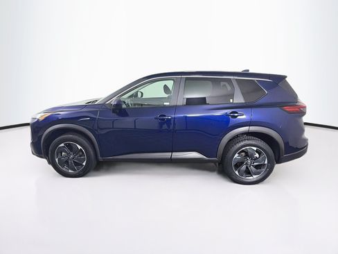 Used 2025 Nissan Rogue SV AWD/4WD image 4