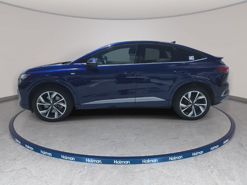 Used 2023 Audi Q4 e-tron Prestige AWD/4WD image 9
