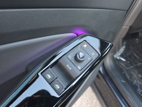 Certified 2023 Volkswagen ID.4 Pro S Plus image 10