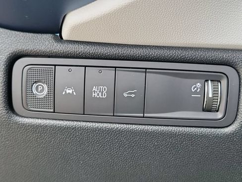 Used 2025 Chevrolet Equinox EV LT FWD image 23