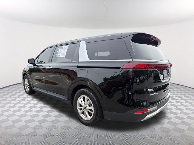 Used 2024 Kia Carnival LX FWD image 7