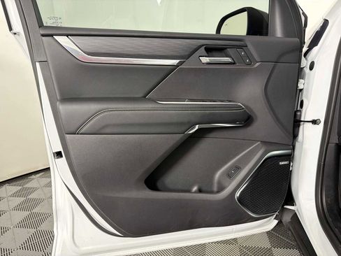 New 2025 GMC Acadia Elevation w/ Elevation Premium Package image 16