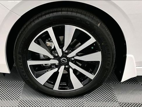 New 2025 Nissan Sentra SV w/ SV Premium Package image 13