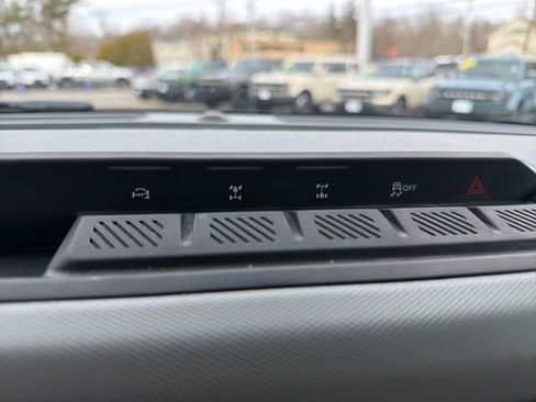 Used 2023 Ford Bronco Badlands image 18