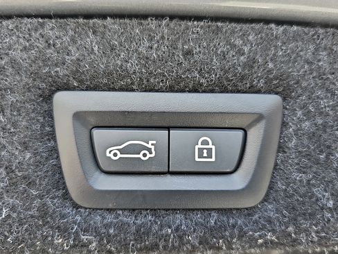 Used 2023 BMW 530e w/ M Sport Package image 13