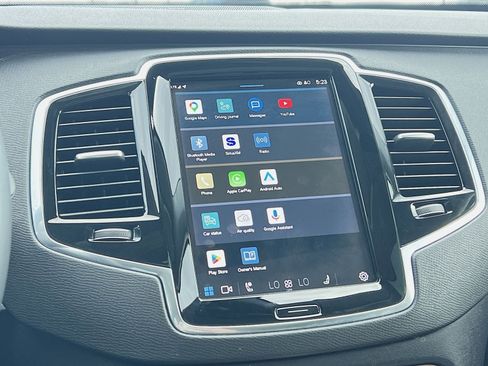 Used 2023 Volvo XC90 B6 Plus image 18