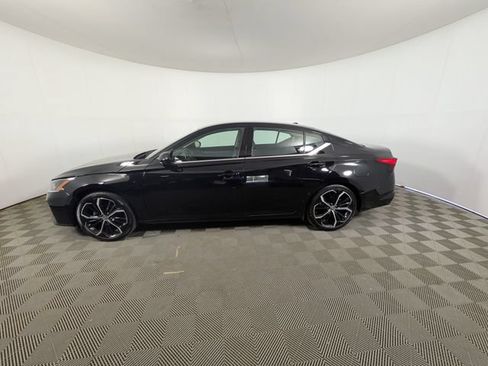 Used 2024 Nissan Altima 2.5 SR FWD image 18