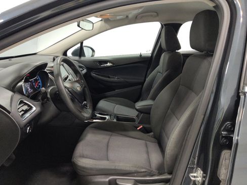 Used 2017 Chevrolet Cruze LT image 17