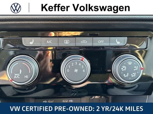 Certified 2023 Volkswagen Taos SE FWD image 25