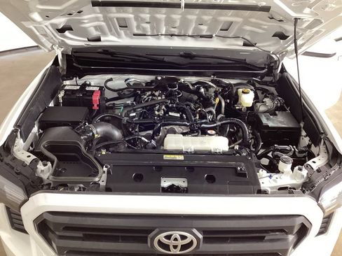 Used 2024 Toyota Tacoma SR5 AWD/4WD image 25