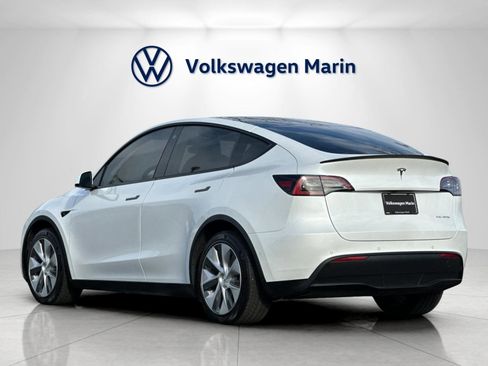 Used 2022 Tesla Model Y Long Range image 3