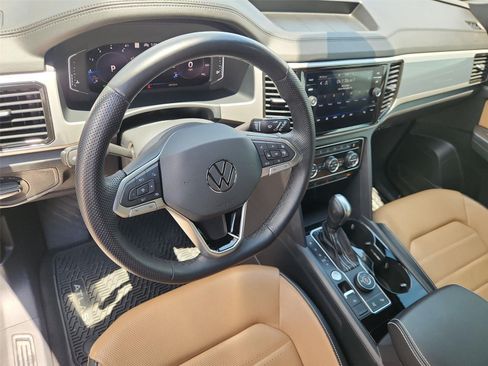 Used 2023 Volkswagen Atlas Cross Sport SEL Premium R-Line AWD/4WD image 10