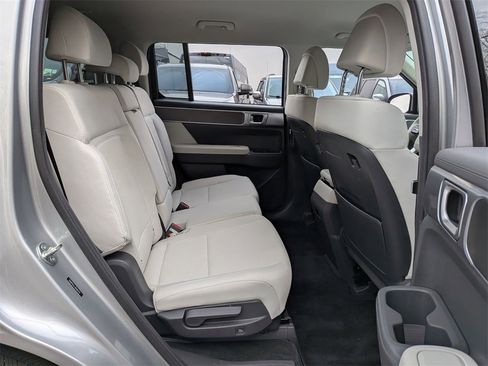 Used 2024 Hyundai Santa Fe SE image 25