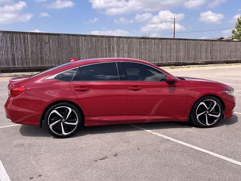 Used 2018 Honda Accord Sport image 7