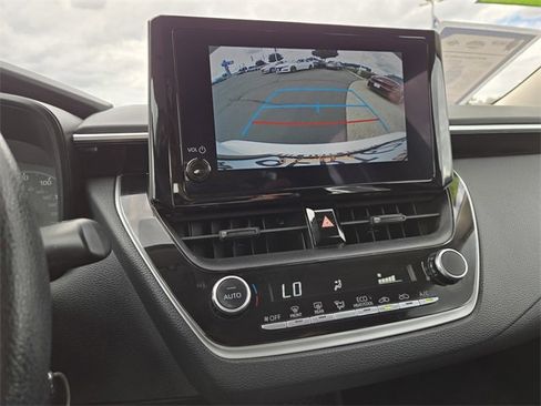 Used 2023 Toyota Corolla LE image 18