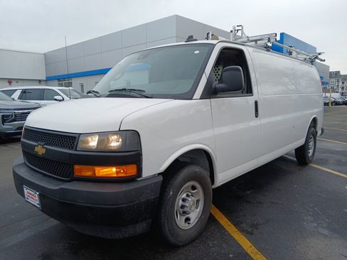 Used 2025 Chevrolet Express 2500 Extended w/ Communications Package image 6