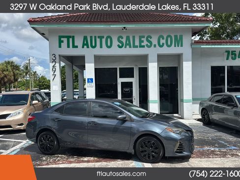 Used 2018 Toyota Corolla LE FWD image 12