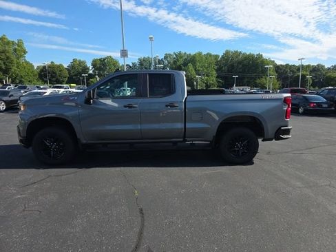 Used 2019 Chevrolet Silverado 1500 Custom Trail Boss w/ Custom Convenience Package AWD/4WD image 2