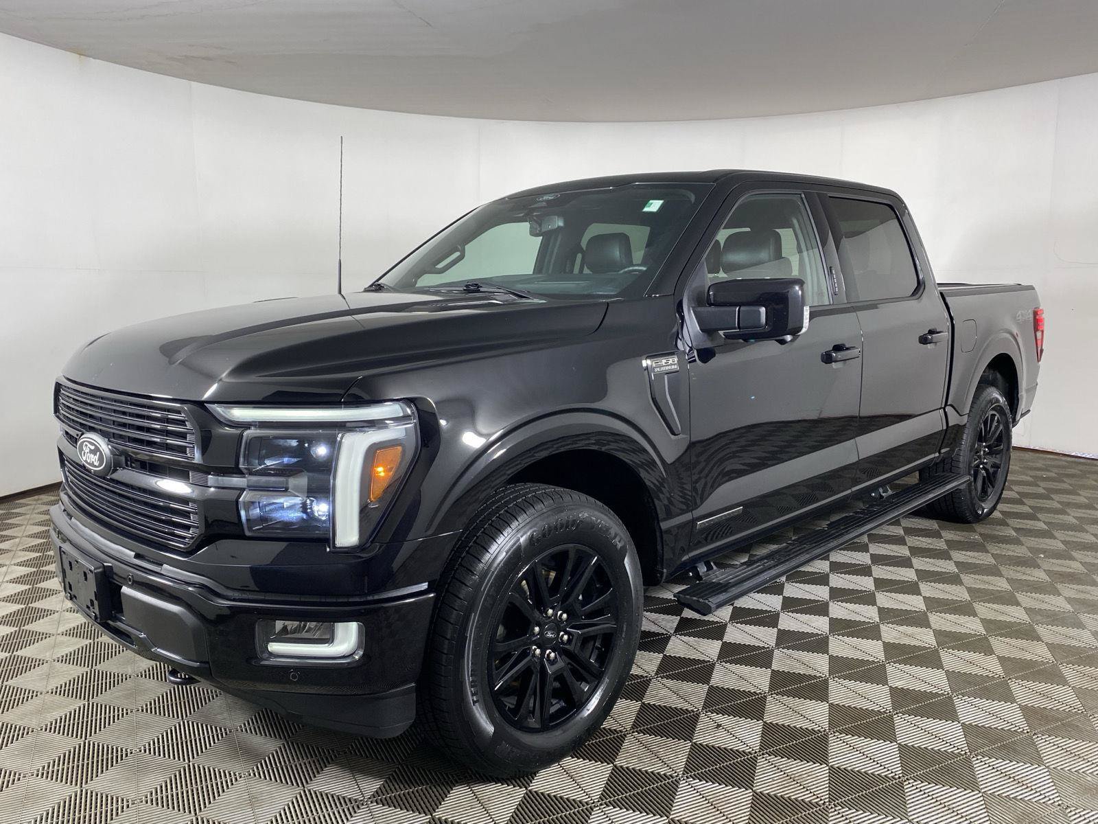 Used 2024 Ford F150 Platinum w/ Equipment Group 702A High AWD/4WD image 3