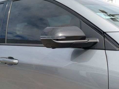 Used 2024 Chevrolet Traverse RS image 13