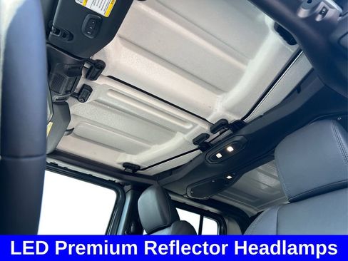 New 2025 Jeep Gladiator Sport w/ Premium Package image 28