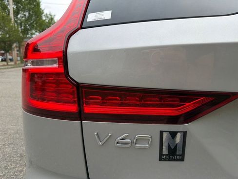 Used 2025 Volvo V60 B5 Cross Country Plus AWD/4WD image 12