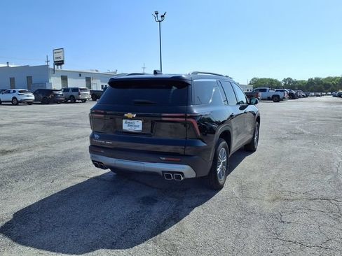 Used 2025 Chevrolet Traverse LT AWD/4WD image 26