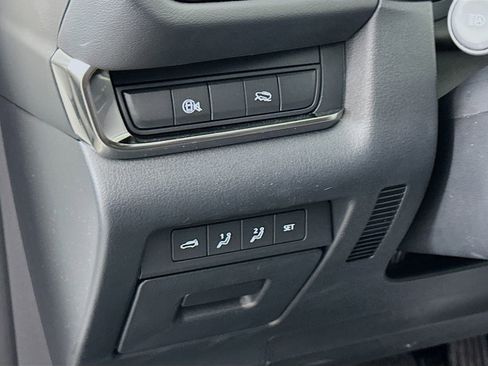 Used 2024 MAZDA CX-30 AWD 2.5 S w/ Premium Package image 10