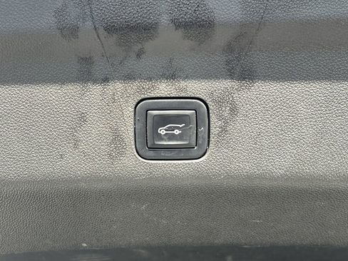 Used 2023 Chevrolet Tahoe LT image 30