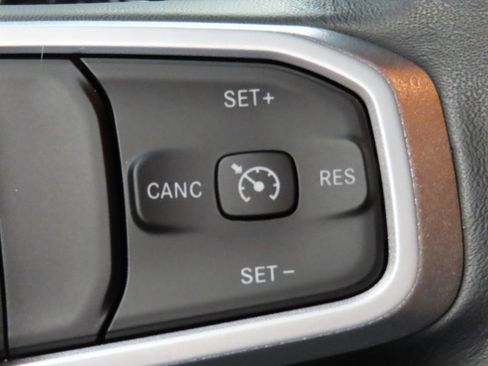 Used 2022 RAM 1500 Big Horn AWD/4WD image 46