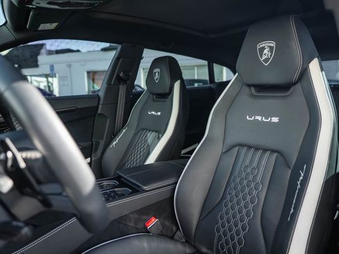 Used 2023 Lamborghini Urus Performante AWD/4WD image 23