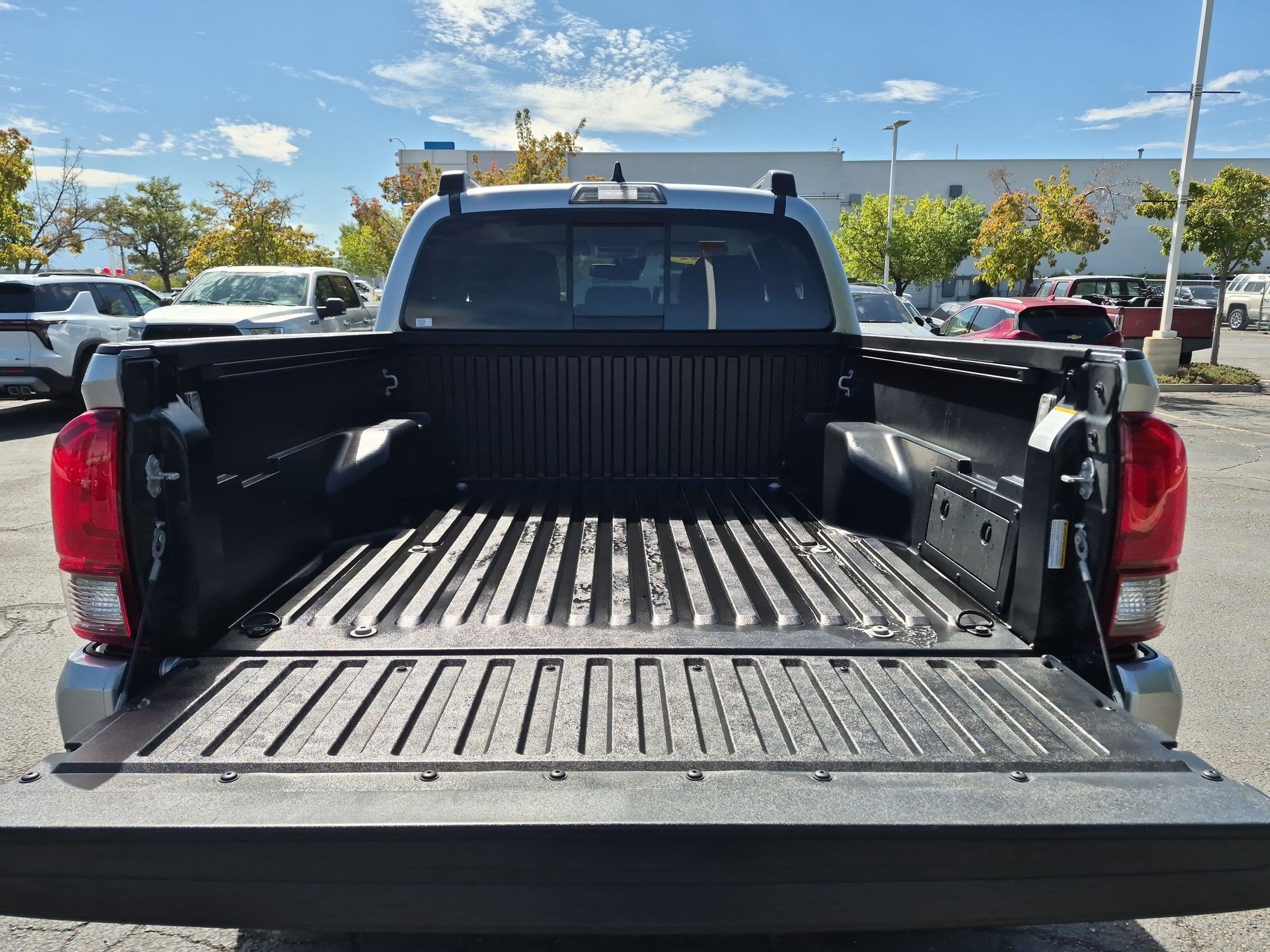Used 2022 Toyota Tacoma SR5 w/ Technology Package AWD/4WD image 30