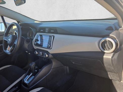 Used 2022 Nissan Versa SV image 20