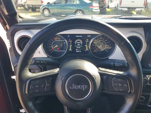 Used 2021 Jeep Wrangler Unlimited Islander image 18