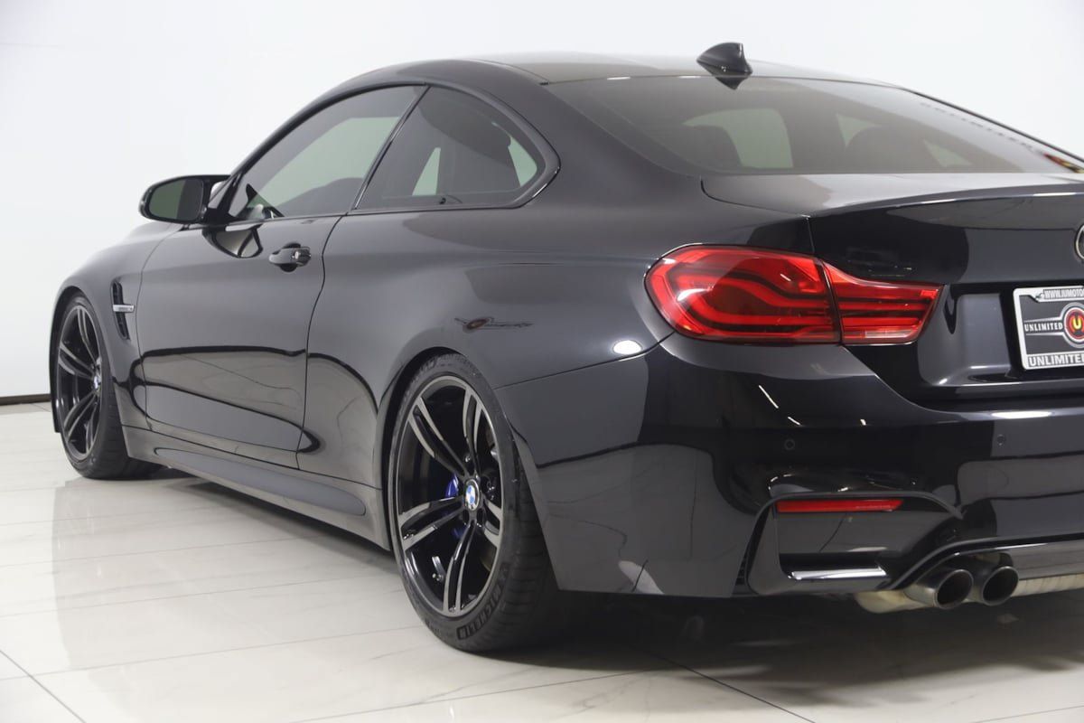 Used 2018 BMW M4 Coupe RWD image 30