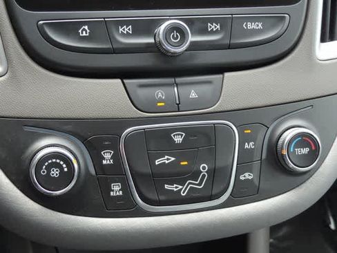 Used 2022 Chevrolet Malibu LS FWD image 23