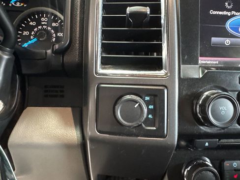 Used 2015 Ford F150 XLT w/ Equipment Group 302A Luxury image 17