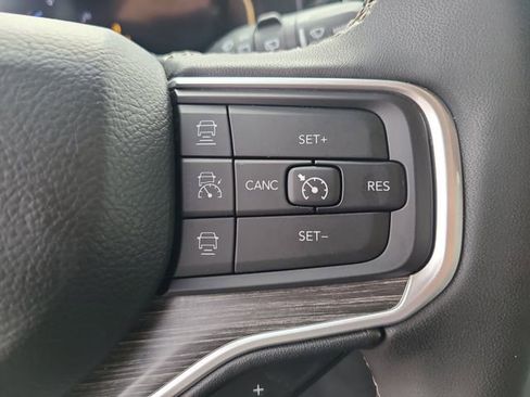 Used 2024 Jeep Wagoneer Series II w/ Flexible Seating Group RWD image 29