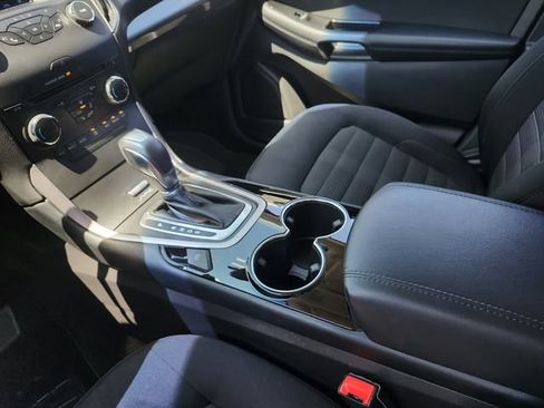 Used 2017 Ford Edge SEL FWD image 10